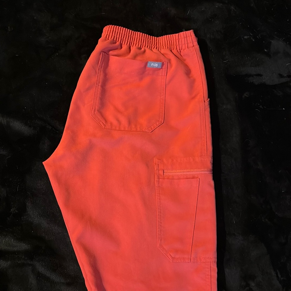 Figs Yola pants in “clay”